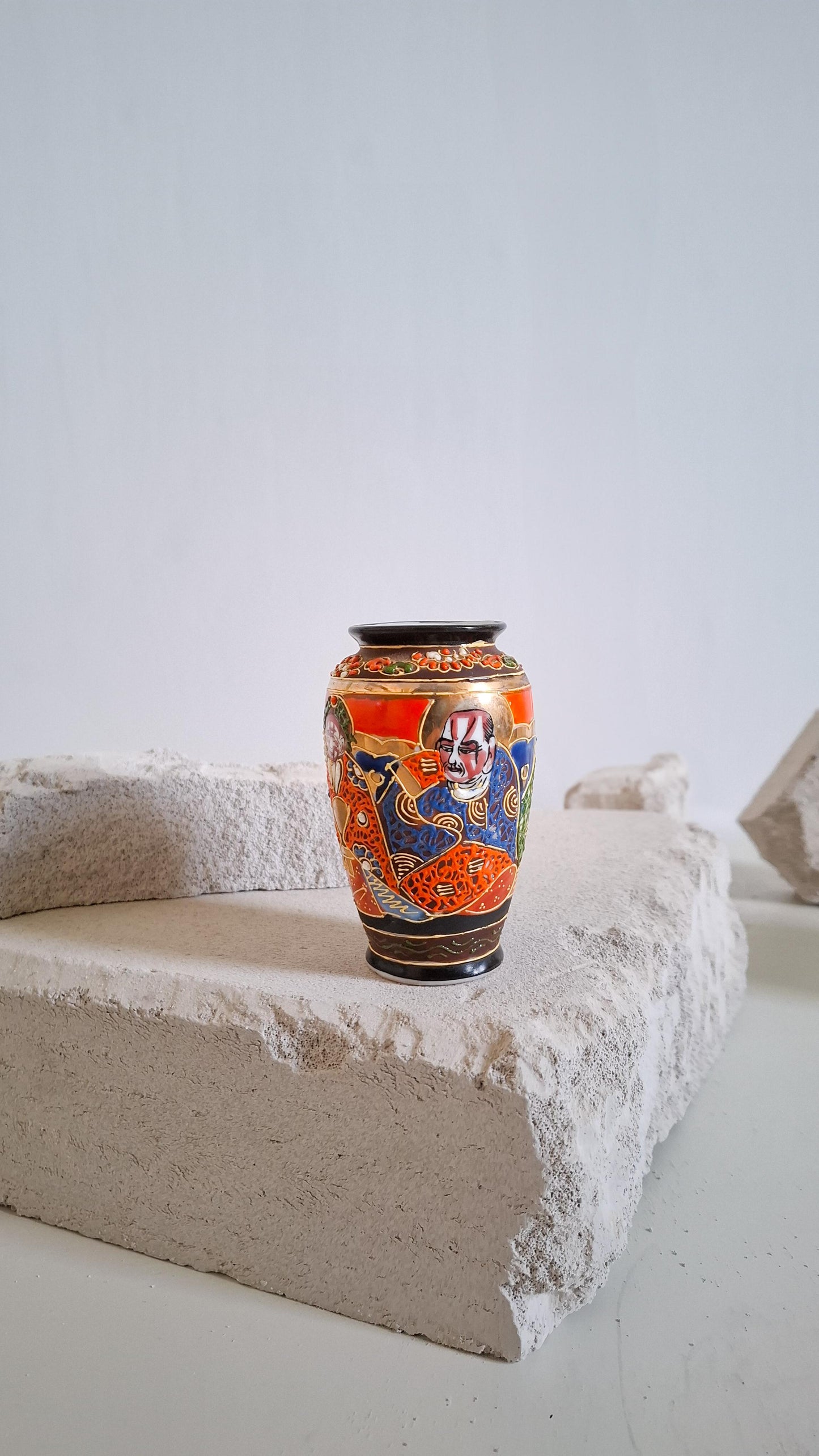 Piccolo vaso in porcellana Satsuma